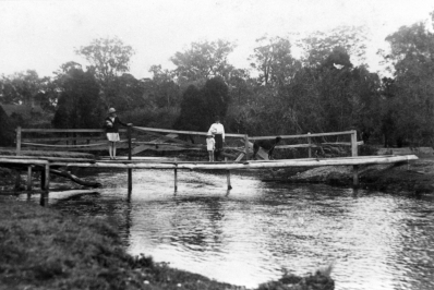 North Pine River Footbridge